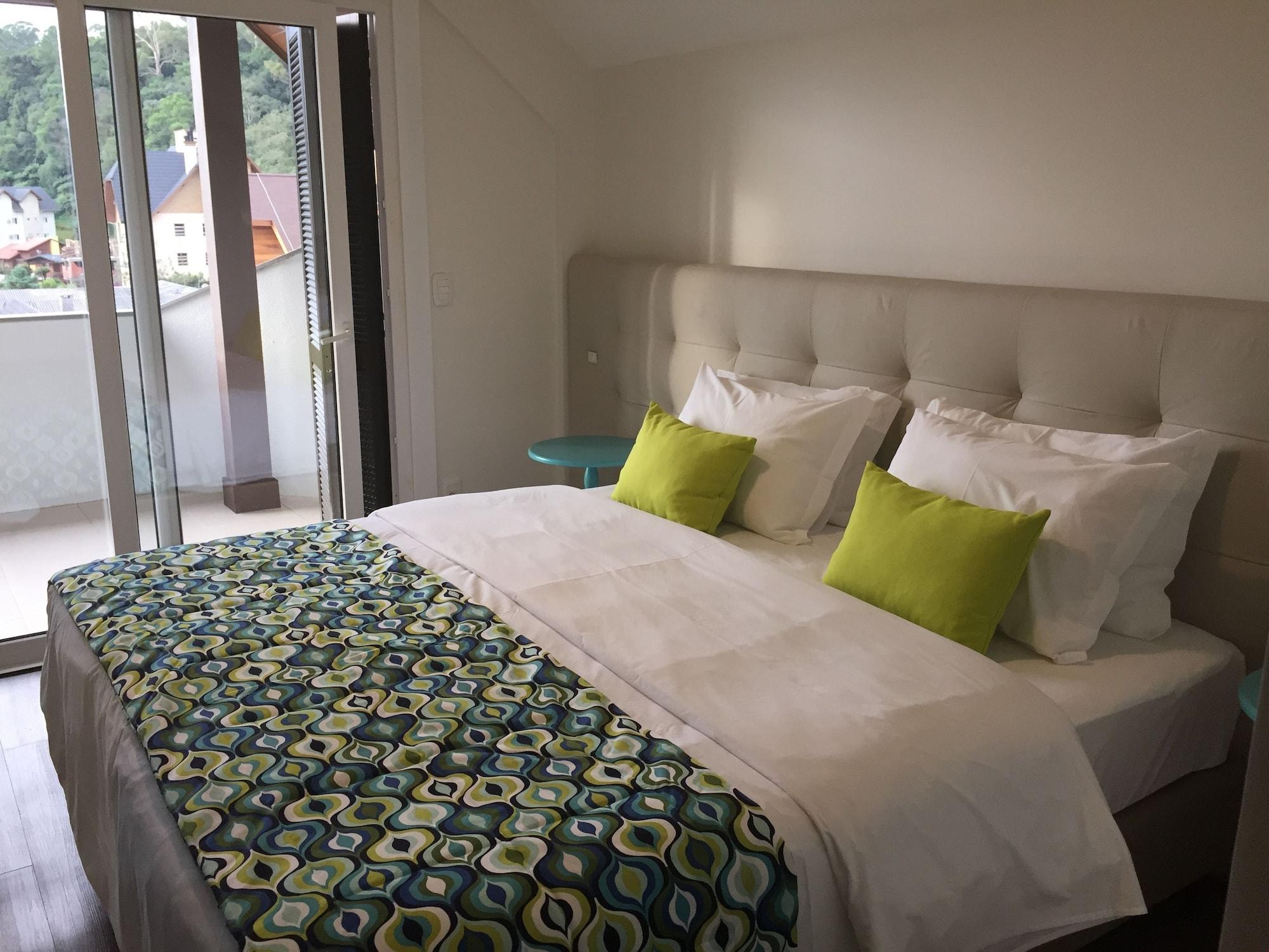 Cercano Hotel 4*
